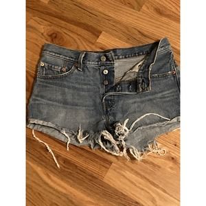 Levi’s Women's Jean Shorts Size 27‎ Distressed Light Wash Raw Hem Button